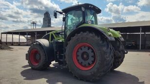 جرار بعجلات Claas Axion 950