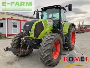 جرار بعجلات Claas axion 810